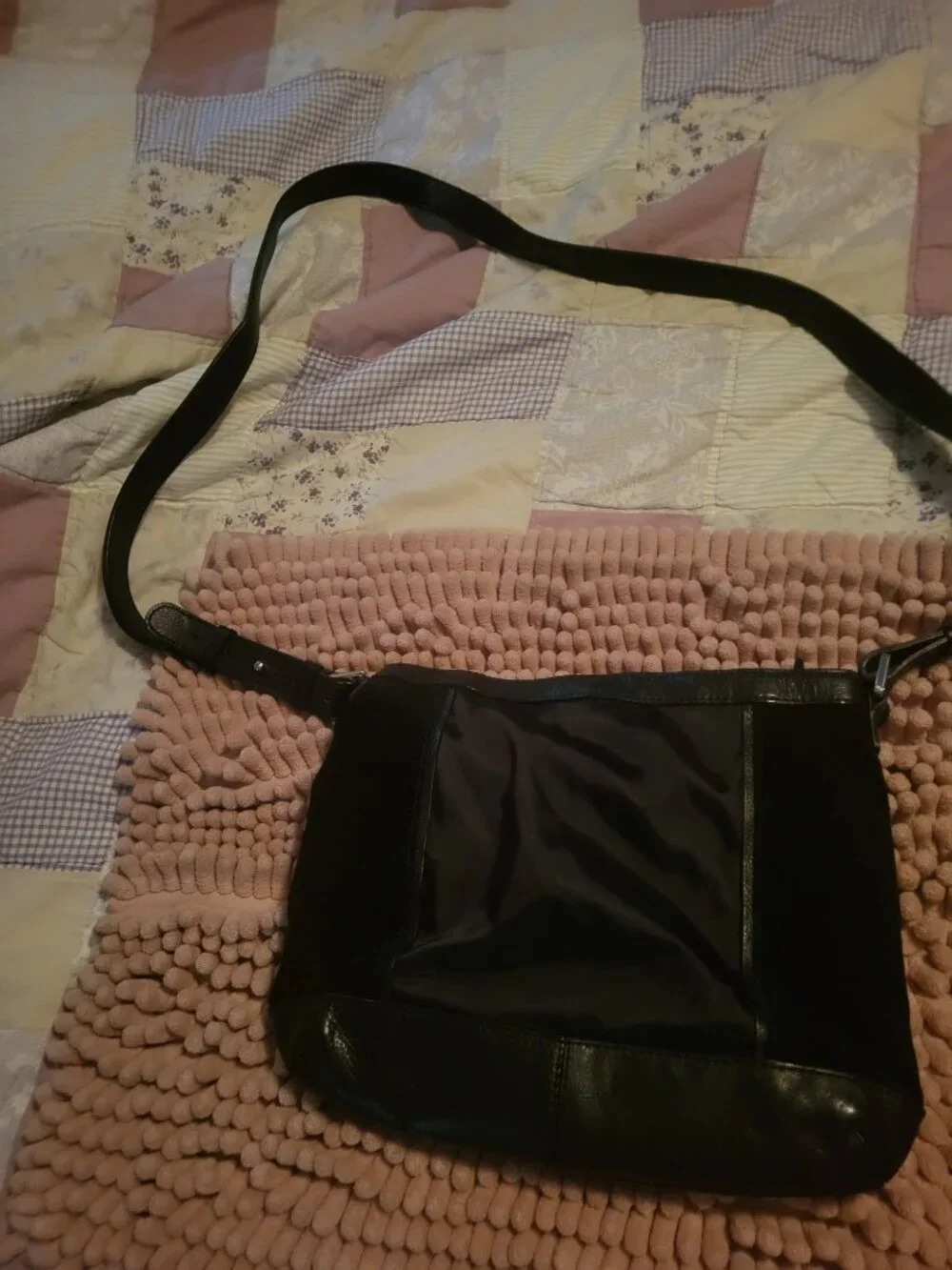 Vintage DKNY (Donna Karan New York) crossbody shoulder bag
